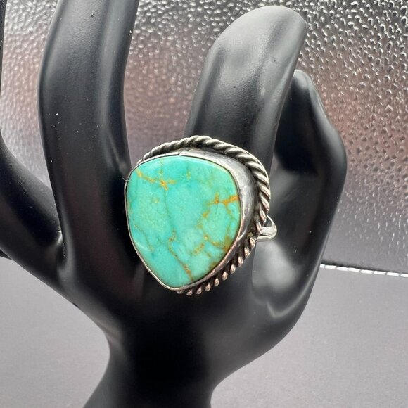Vintage Sterling Silver Turquoise Ring Size 7 - Southwestern Boho Statement Ring - Picture 2 of 10